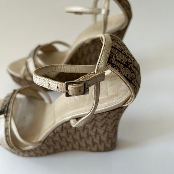 DIOR DIORISSIMO BEIGE WEDGE SANDALS - Picture 4 of 10